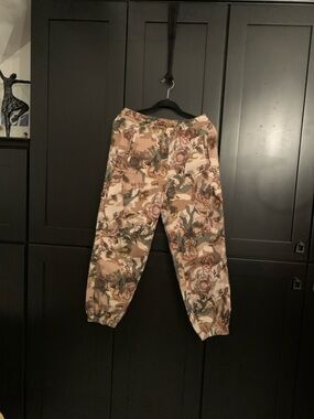 Floral Camo Drawstring Joggers - Beige 38